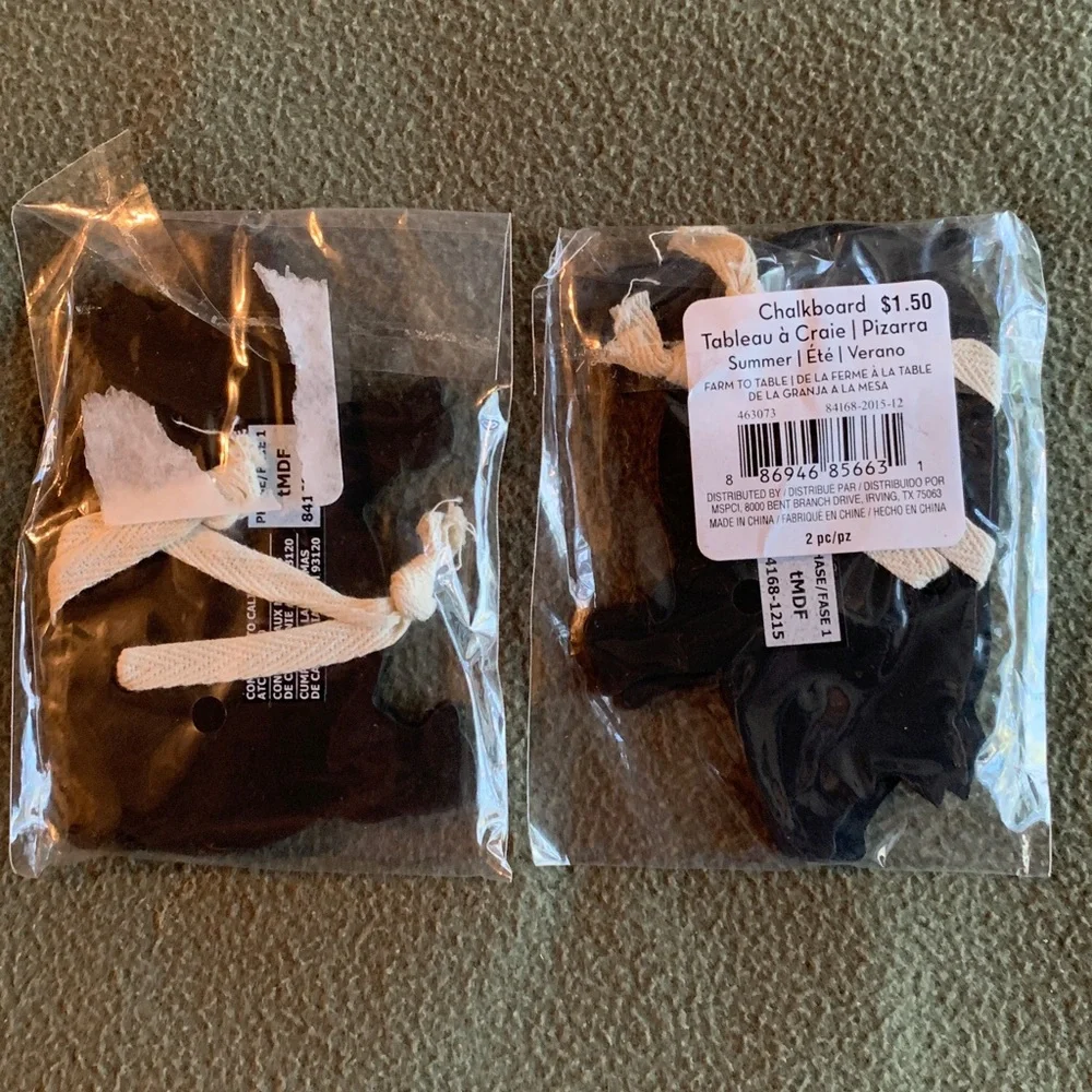 NWT Chalk board pigs (4 sets of 2). Chalkboard Labels (2 sets of 18).